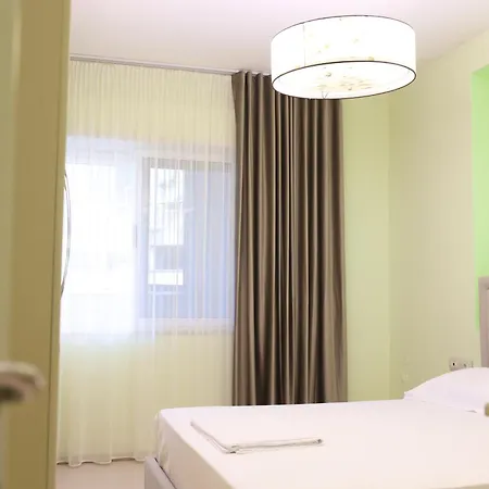 Casa Miel En El Botanico * Tirana